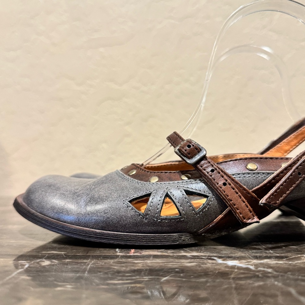 Vintage John Fluevog Studded Leather Slingback Pumps - Picture 4 of 13